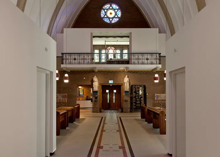 De Kerk לינה וארוחת בוקר